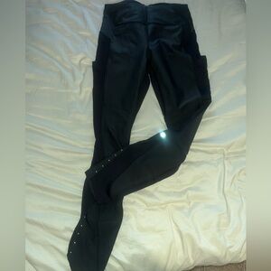 Lululemon black thermal leggings with pockets - size 4